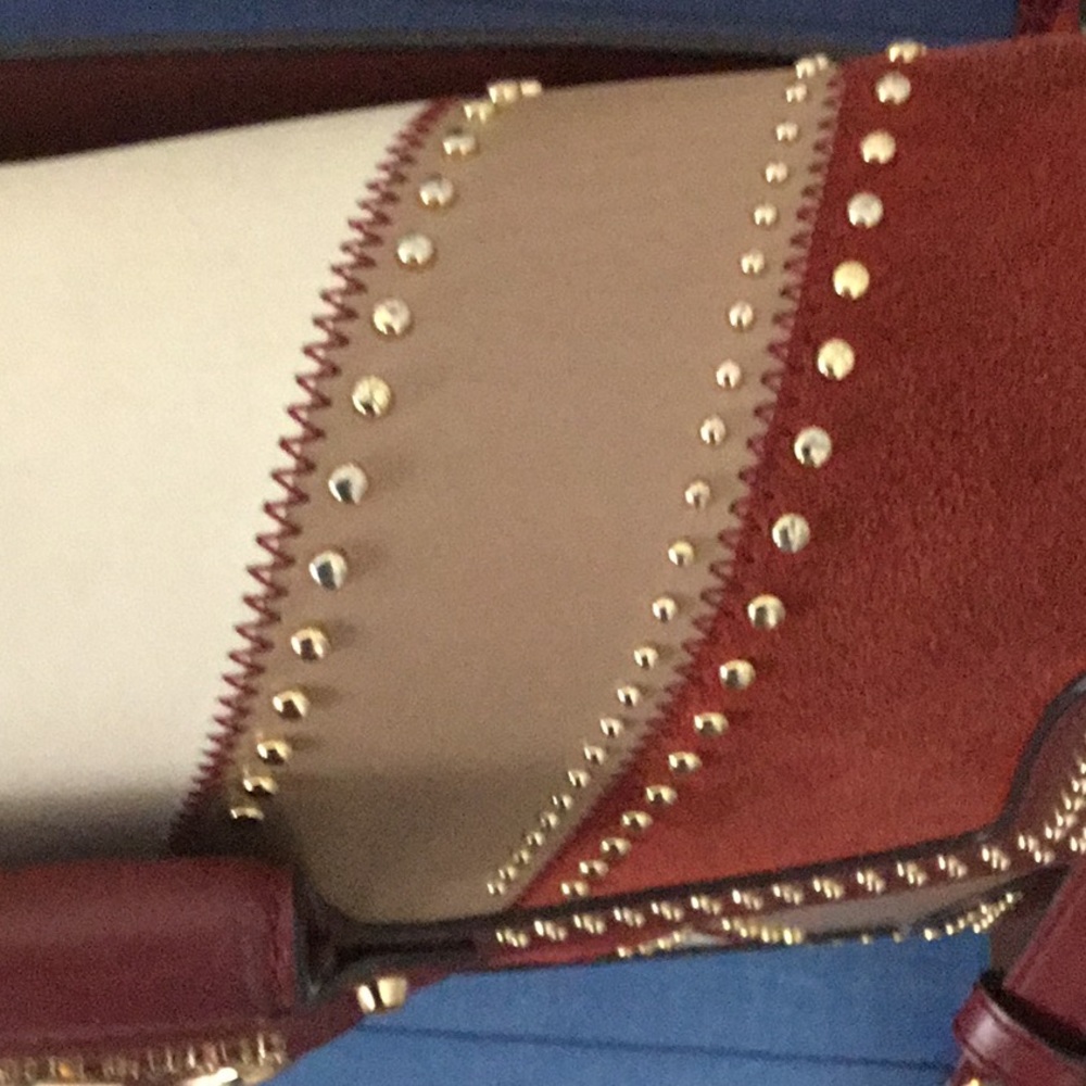 Handbag - Picture 8 of 10